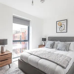 Stayzeni, Ouse Court Smart 2 Bed Flat Apartment